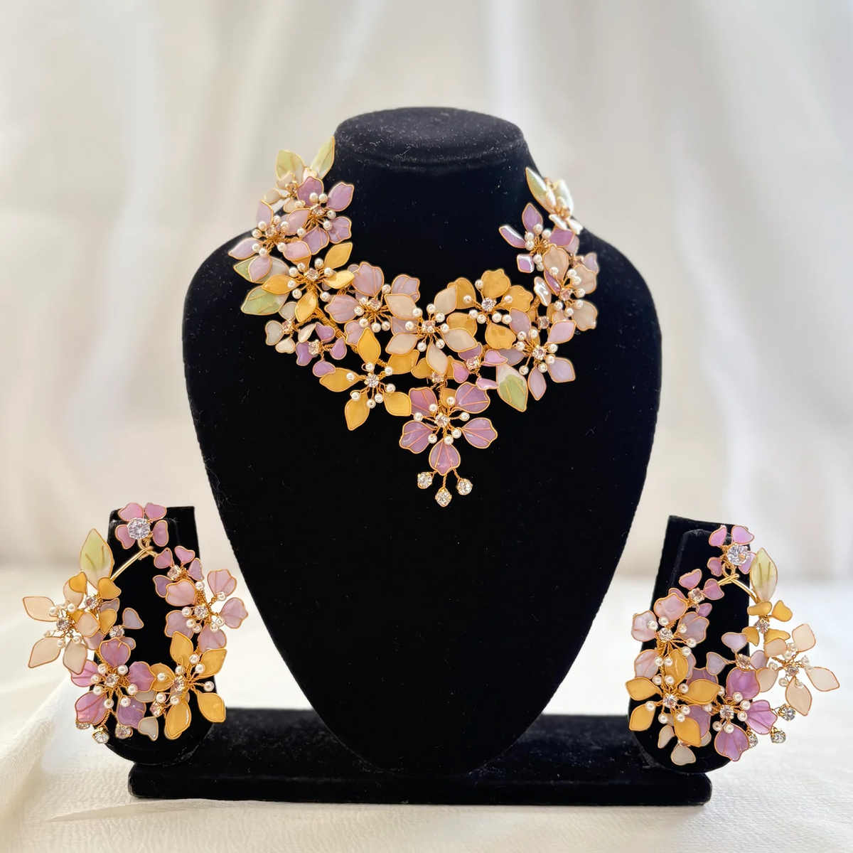 Aura Necklace and Earrings Set