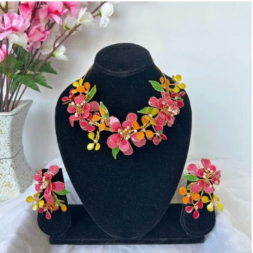 Layla Necklace & Earrings