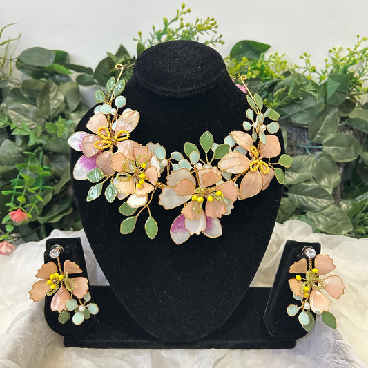 Lilly Necklace & Earrings